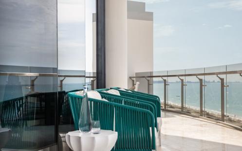 Low_resolution_72dpi-Jumeirah at Saadiyat Island Resort - Abu Dhabi Suite - Balcony 